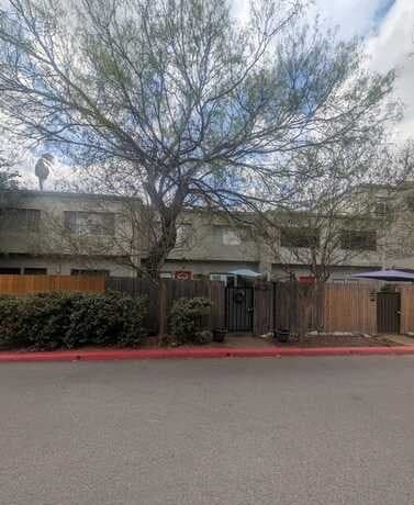 2-bedroom rental at 3103 Eisenhauer Unit L-21 in San Antonio, TX — photo 3