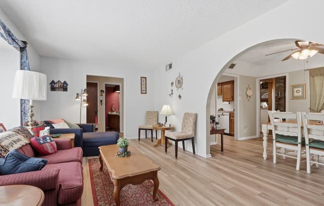 3-bedroom rental at 8407 Timber Crest in San Antonio, TX — photo 4
