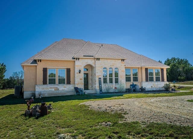 3-bedroom rental at 107 Ridge Place in Boerne, TX — photo 2
