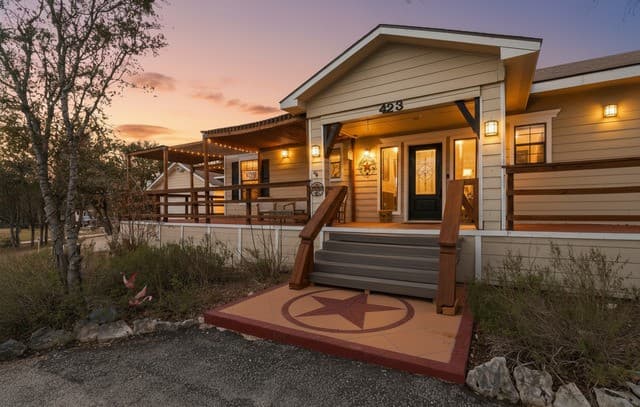 3-bedroom rental at 423 Las Hadas in Spring Branch, TX — photo 3