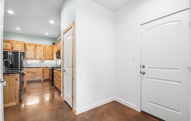3-bedroom rental at 585 English Hollow in Bandera, TX — photo 5