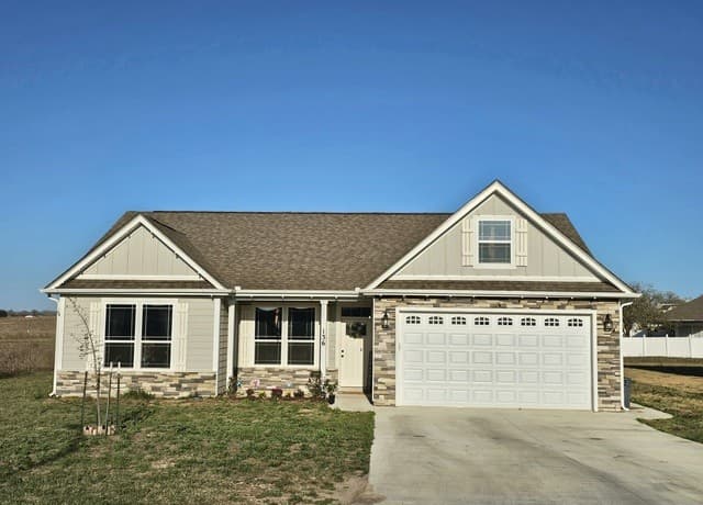 3-bedroom rental at 136 Turnberry in La Vernia, TX — photo 1