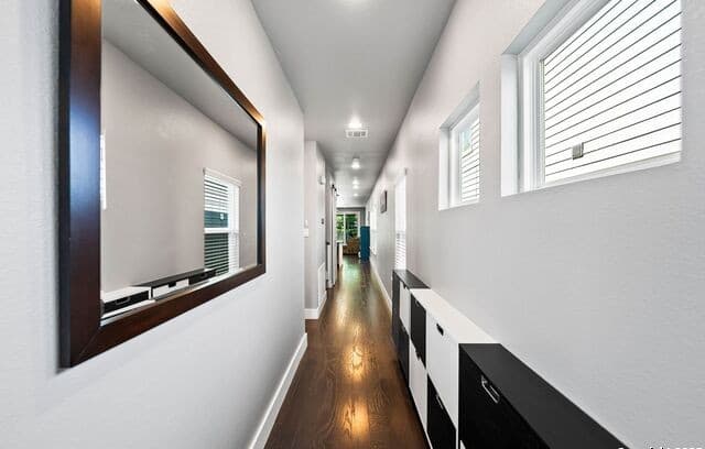 3-bedroom rental at 412 Natalen in San Antonio, TX — photo 4