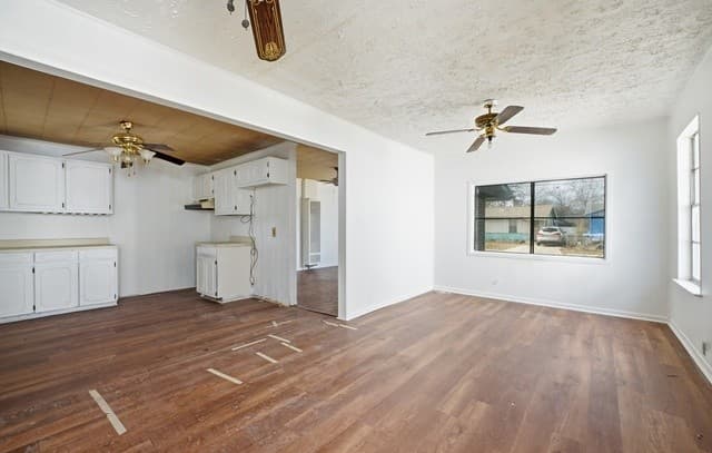 2-bedroom rental at 2002 Amerada in San Antonio, TX — photo 5