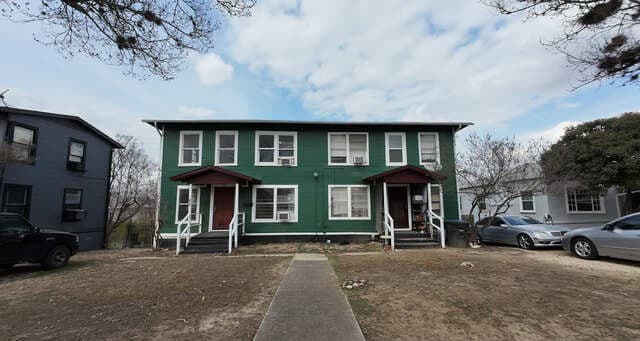 rental at 413 Natalen in San Antonio, TX — photo 1