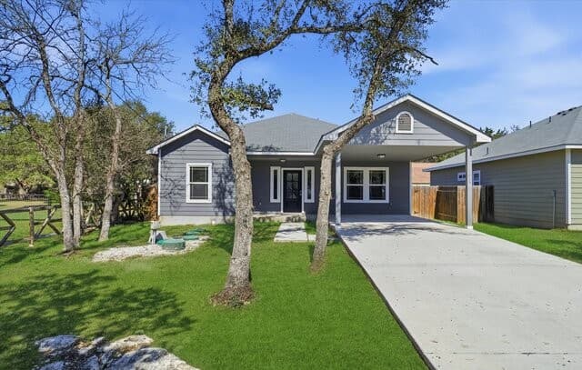 3-bedroom rental at 1035 Cedar Grove Trail in Spring Branch, TX — photo 1