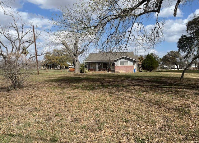 2-bedroom rental at 2790 Second St. in Pleasanton, TX — photo 1