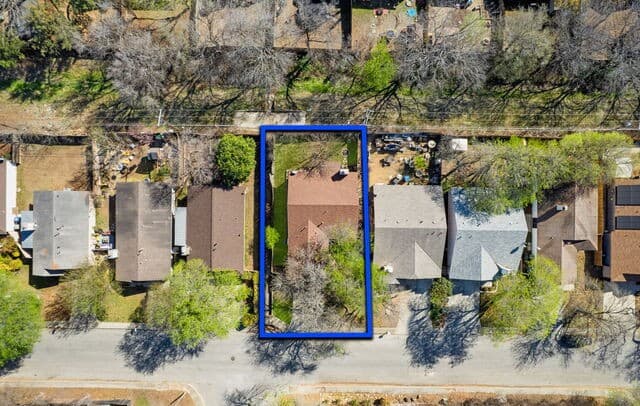 3-bedroom rental at 10028 Woodtrail in San Antonio, TX — photo 2