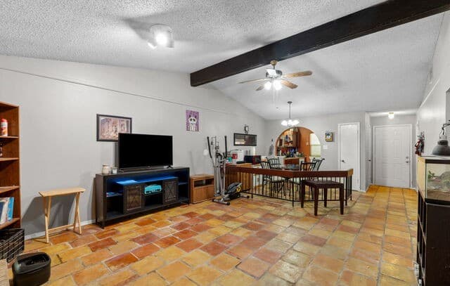 3-bedroom rental at 10028 Woodtrail in San Antonio, TX — photo 5