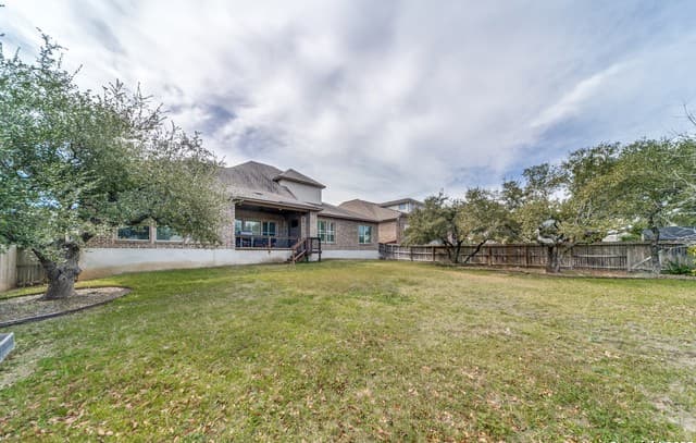 4-bedroom rental at 1907 Lindaver in San Antonio, TX — photo 2
