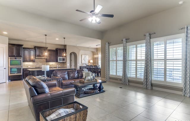 4-bedroom rental at 1907 Lindaver in San Antonio, TX — photo 5