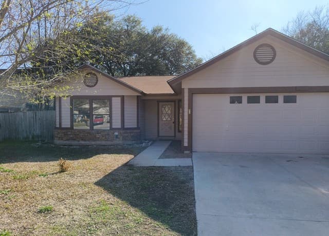3-bedroom rental at 9811 Autumn Star in San Antonio, TX — photo 1