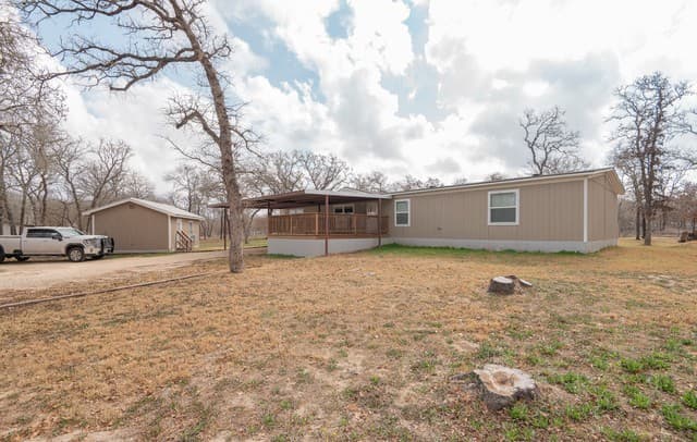 4-bedroom rental at 213 Oak View in La Vernia, TX — photo 1