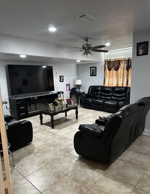 3-bedroom rental at 5407 Timbermont Drive in San Antonio, TX — photo 5