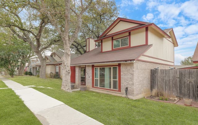 3-bedroom rental at 14118 Sage Trail in San Antonio, TX — photo 2