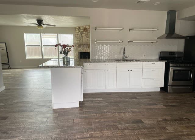 2-bedroom rental at 106 Kipling in San Antonio, TX — photo 3