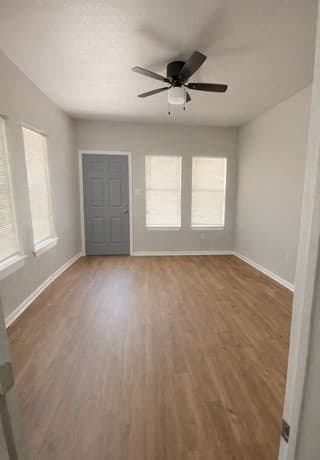 rental at 1306 Mesquite in San Antonio, TX — photo 3
