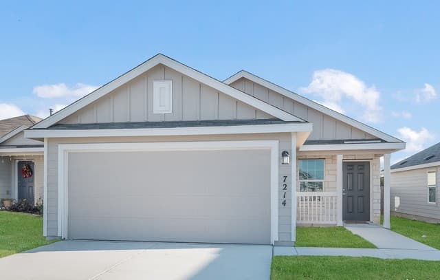 4-bedroom rental at 7214 Lavaca Bluff in San Antonio, TX — photo 1