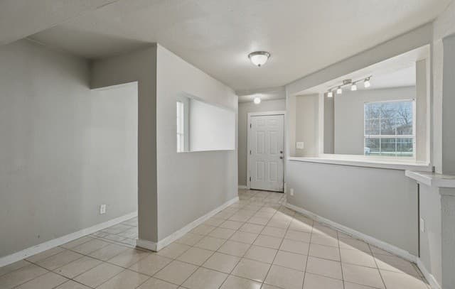 4-bedroom rental at 477 Bandera in Bandera, TX — photo 4