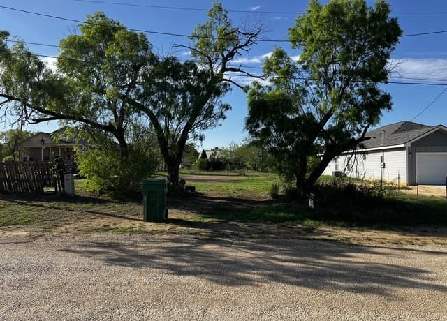 rental at WILLOW Willow in Jourdanton, TX — photo 5