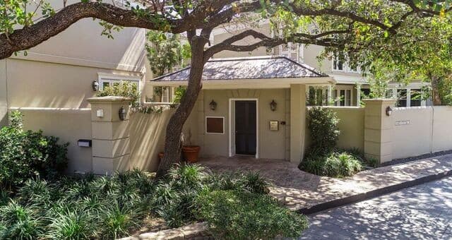 3-bedroom rental at 122 Chester Unit APT 2 in San Antonio, TX — photo 1