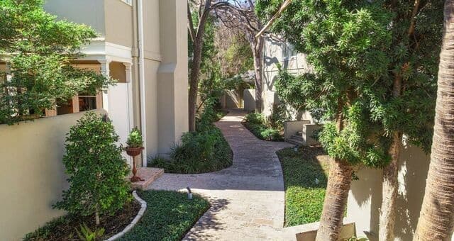 3-bedroom rental at 122 Chester Unit APT 2 in San Antonio, TX — photo 5