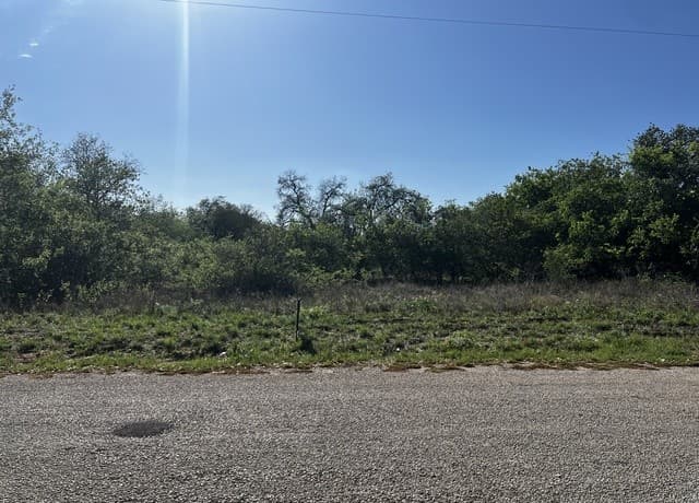 rental at MARIPOSA Mariposa in Poteet, TX — photo 2
