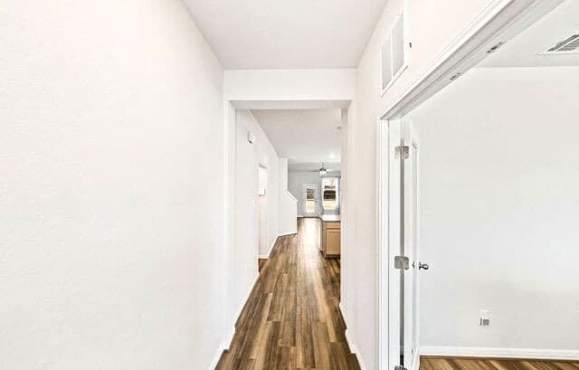 5-bedroom rental at 4820 Night Herder in St Hedwig, TX — photo 3