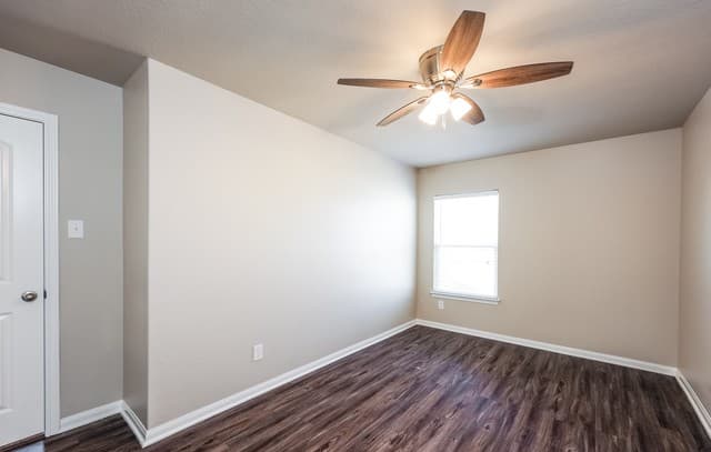 3-bedroom rental at 12266 Fish Hook in San Antonio, TX — photo 3