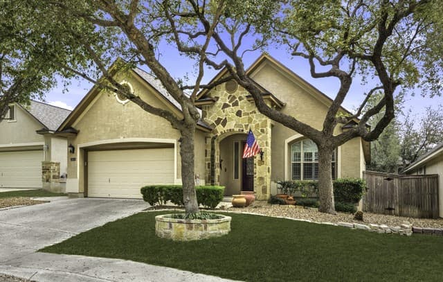 3-bedroom rental at 3614 Oaklyn Pass in San Antonio, TX — photo 2