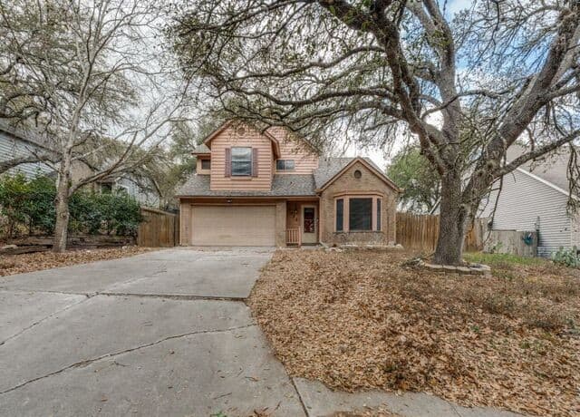 3-bedroom rental at 6923 Raintree in San Antonio, TX — photo 2