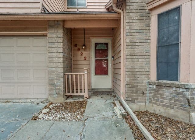 3-bedroom rental at 6923 Raintree in San Antonio, TX — photo 4