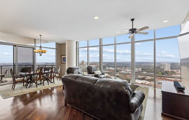 2-bedroom rental at 4242 Broadway Unit 1504 in San Antonio, TX — photo 1