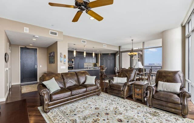 2-bedroom rental at 4242 Broadway Unit 1504 in San Antonio, TX — photo 3