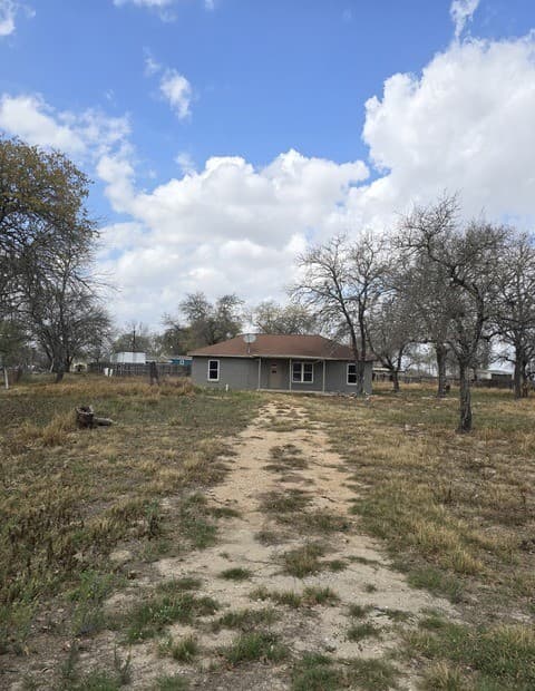 2-bedroom rental at 22903 Sweet Liberty in Elmendorf, TX — photo 2