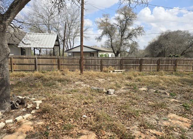 2-bedroom rental at 22903 Sweet Liberty in Elmendorf, TX — photo 4
