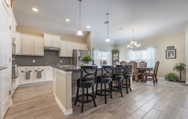 3-bedroom home for sale at 133 Grand View in Floresville TX