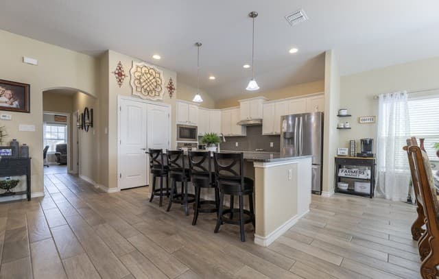 Home for sale at 133 Grand View in Floresville, TX — photo 2