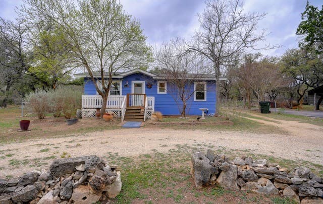 2-bedroom rental at 3118 Tanglewood in Spring Branch, TX — photo 1