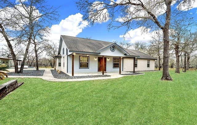 Home for sale at 1026 Wild Flower in Floresville, TX — photo 3