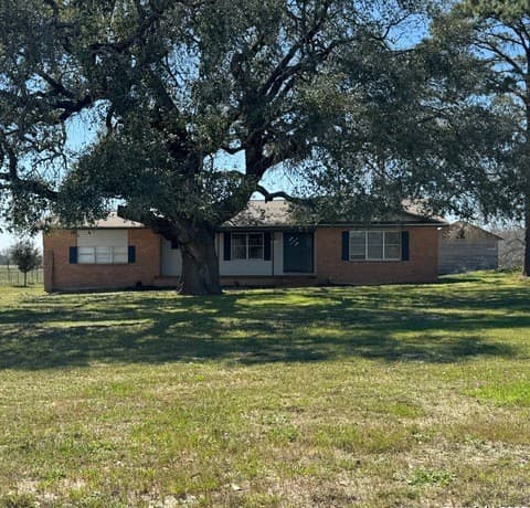 3-bedroom rental at 10353-B Fm 539 in Sutherland Springs, TX — photo 1