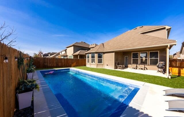5-bedroom rental at 12220 Jeremiah in San Antonio, TX — photo 1