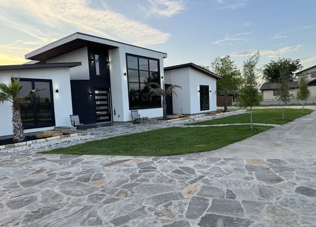 4-bedroom rental at 12011 Fm 1937 in San Antonio, TX — photo 2