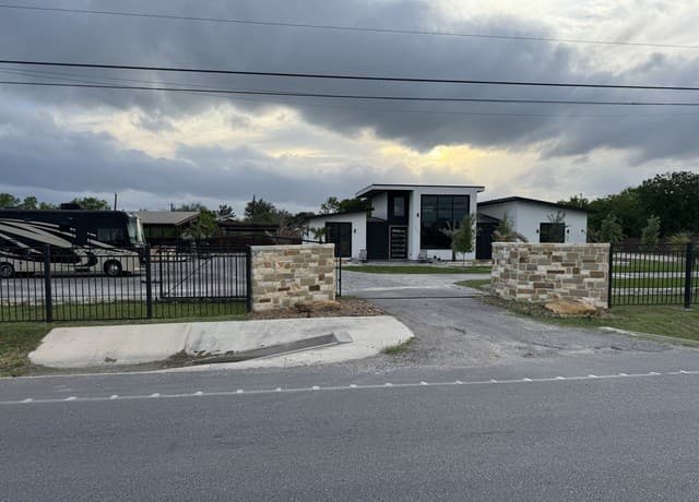 4-bedroom rental at 12011 Fm 1937 in San Antonio, TX — photo 5