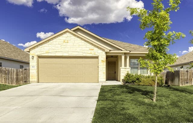 3-bedroom rental at 161 Sambar Main in Schertz, TX — photo 1