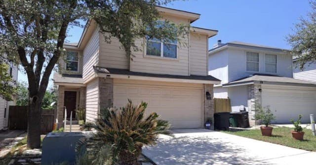3-bedroom rental at 75 Rainy in San Antonio, TX — photo 1