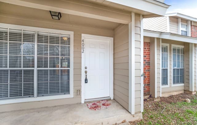2-bedroom rental at 9140 Timber Unit UNIT 4002 in San Antonio, TX — photo 2