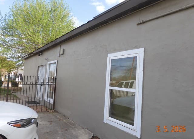 rental at 501 SW 34th in San Antonio, TX — photo 5