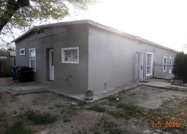 3-bedroom rental at 501 34th in San Antonio, TX — photo 4