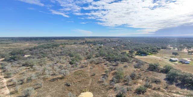 rental at 2743 Cr 770 in Natalia, TX — photo 5
